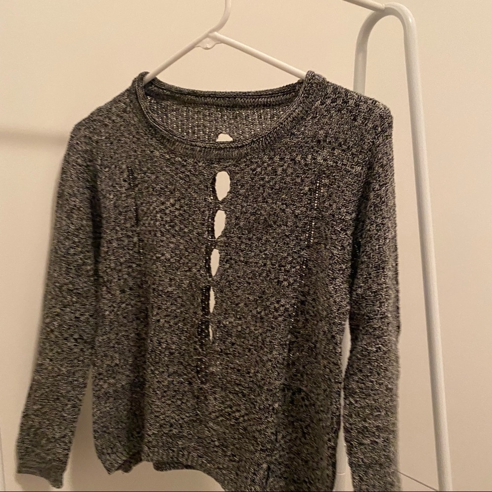 BLACK AND WHITE LONG SLEEVE SHIRT